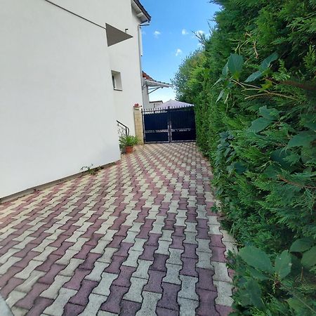 Appartement Meuble Avec Deux Chambres Moulins  Buitenkant foto