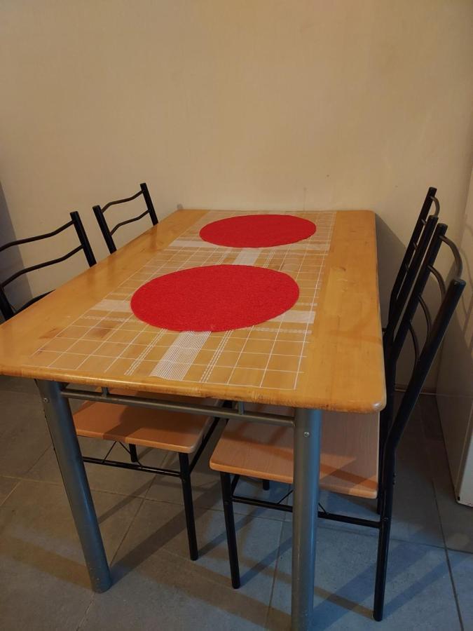 Appartement Meuble Avec Deux Chambres Moulins  Buitenkant foto