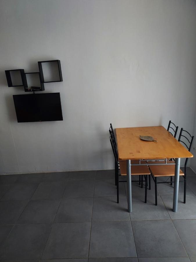 Appartement Meuble Avec Deux Chambres Moulins  Buitenkant foto